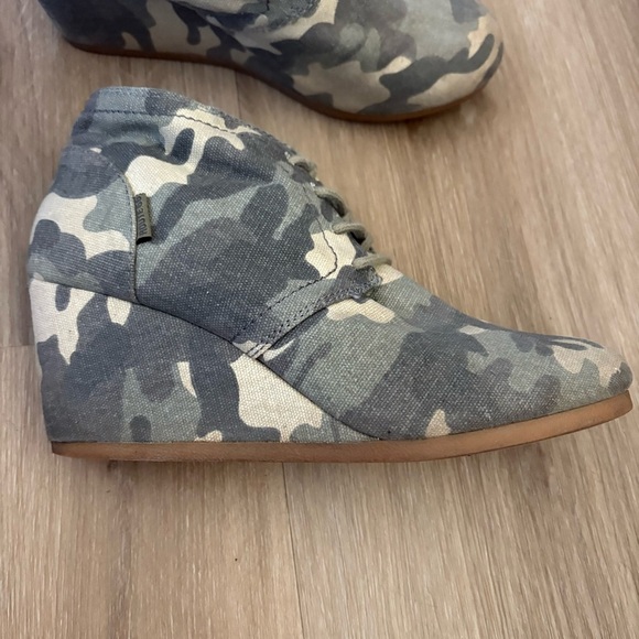 Route 66 Woman’s 9 Emerson Camo Canvas Wedge Booties streetwear urban style - Picture 1 of 7